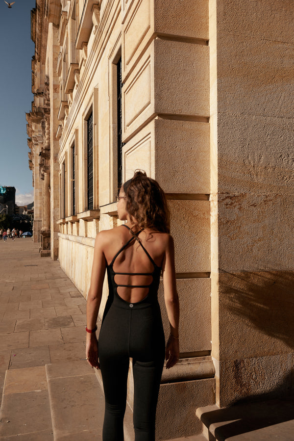 BLACK BODYSUIT